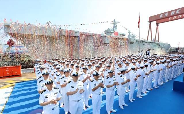 中国国产第四艘075型两栖攻击舰已经下水了